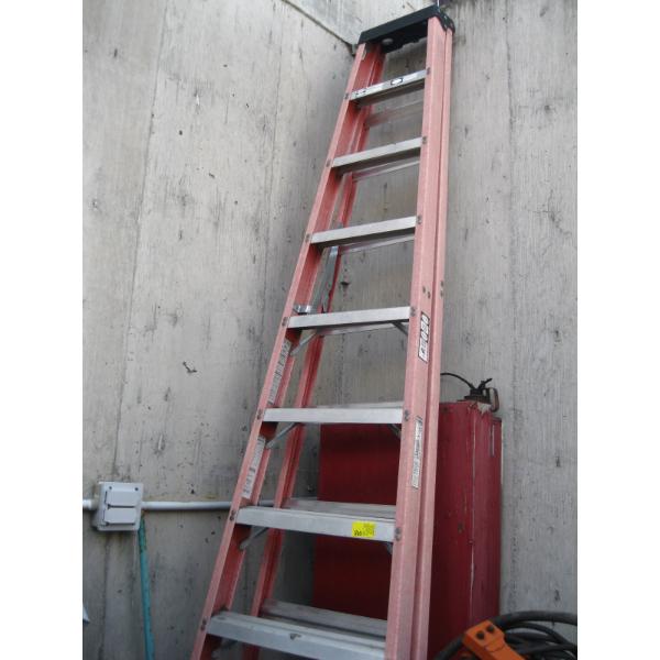 10' FIBREGLASS & ALUMINUM STEPLADDER