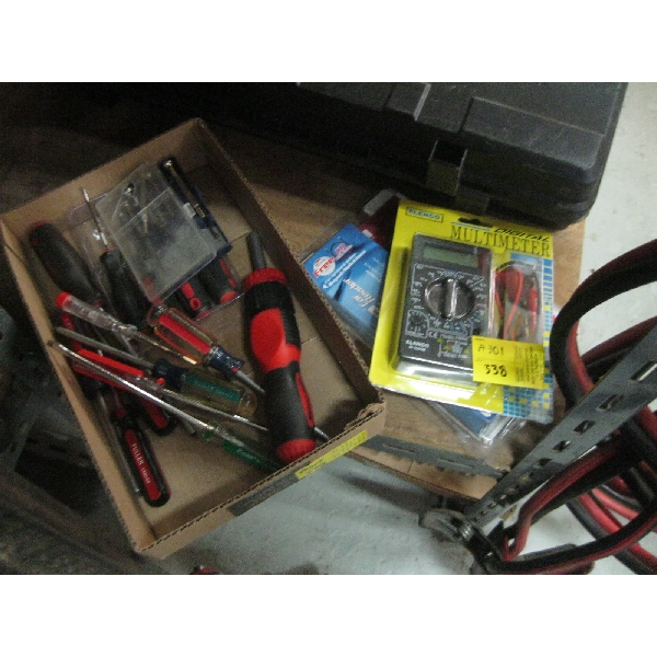 DIGITAL MULTI METER, CanOBD2 CAR READER & BOX OF SCREWDRIVERS