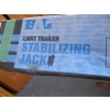 Image 3 : 1 STABLIZING JACK