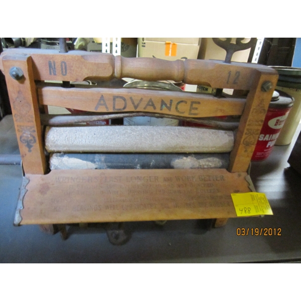WOODEN WRINGER