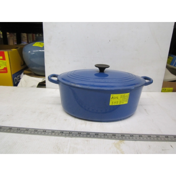 LG. LE CREUSET CAST ENAMEL LIDDED POT