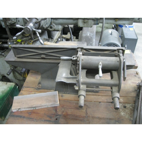BEAVER 6" JOINTER ON STAND