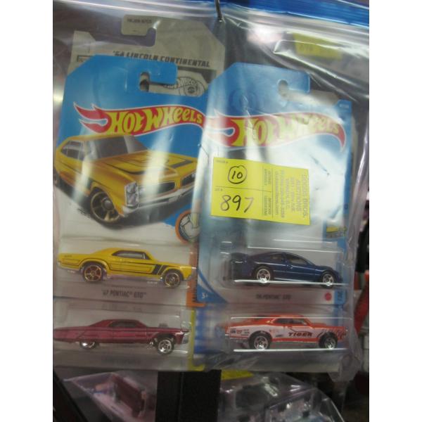 10 NEW HOTWHEELS CARS
