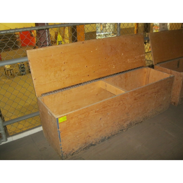 HINGED TOP STORAGE BOX/BENCH