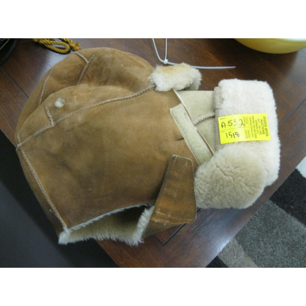 SHEEPSKIN HAT & MITS