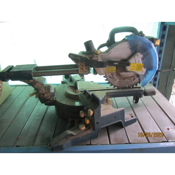 SLIDING COMPOUND MITER SAW