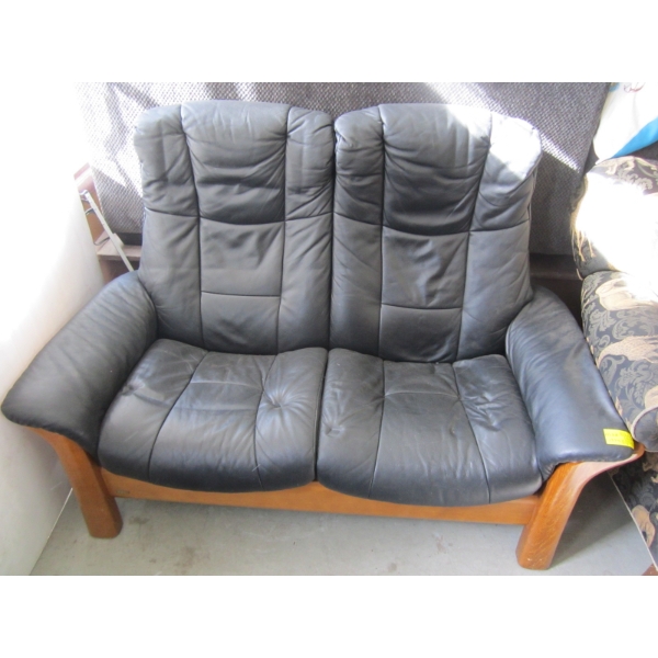 LEATHER LOVESEAT