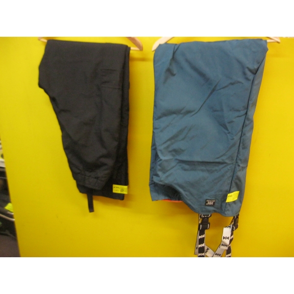 HALLY HANSEN XL GREEN SNOWPANTS & 1 LG. BLACK SNOWPANTS