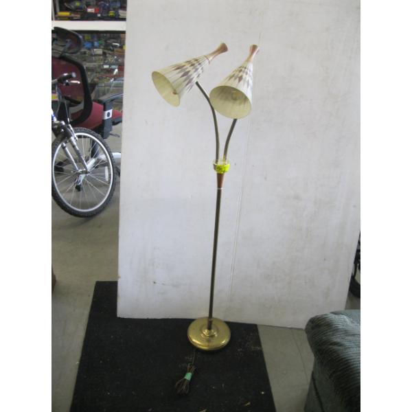 MCM DOUBLE HEADED LAMP