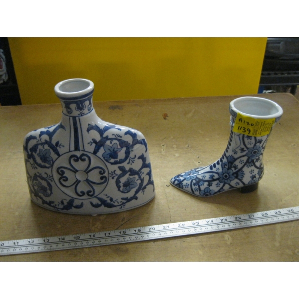 2 DECORATIVE BLUE & WHITE PIECES
