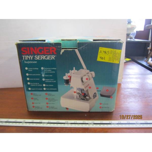 SINGER TINY SERGER SEWING MACHINE