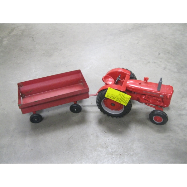 INTERNATIONAL 600 TRACTOR W/WAGON