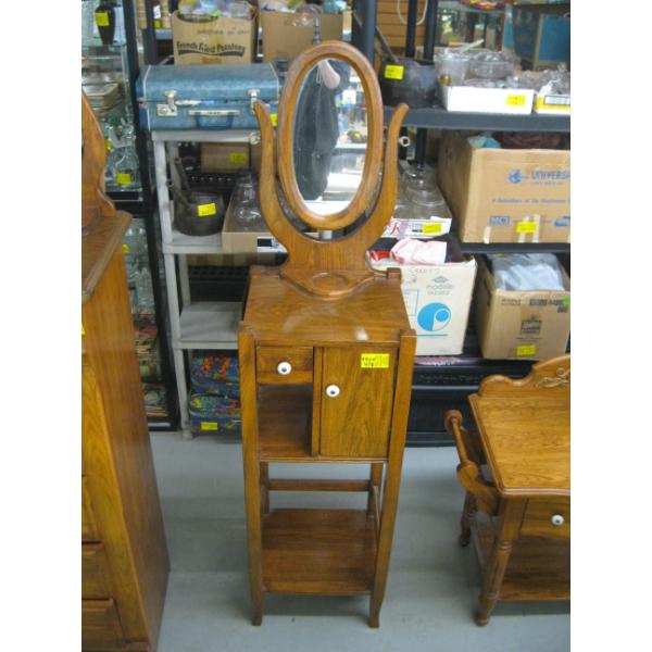 SM. UNIQUE SHAVING STAND