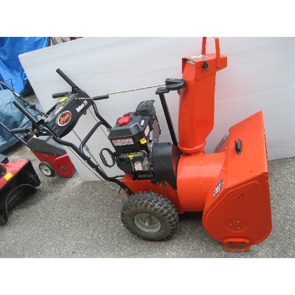 ARIENS DELUXE 24" 11.5HP DUAL STAGE SNOWBLOWER W/ELECTRIC START