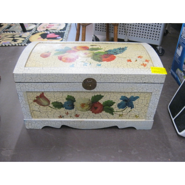 FLORAL PRINT SMALL LIDDED TRUNK