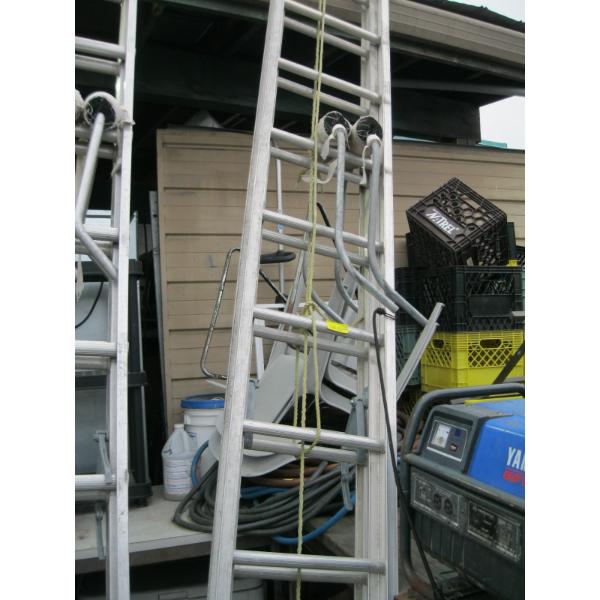 36' COMMERCIAL ALUMINUM EXTENSION LADDER