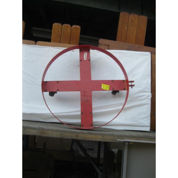 RED METAL BARRELL ROLLER