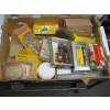 Image 1 : ASST. HO TRAIN ITEMS: CAR, BRIDGES, ETC.