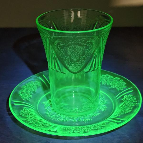 URANIUM GLASS CUP & PLATE - DEPRESSION GREEN GLASS GLOWS - GEIGER TESTED