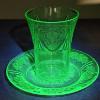 Image 1 : URANIUM GLASS CUP & PLATE - DEPRESSION GREEN GLASS GLOWS - GEIGER TESTED