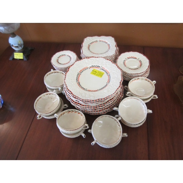 CROWN DUCAL ENGLISH DISHWARE