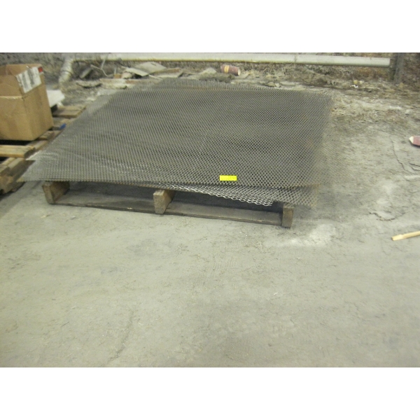 PALLET OF METAL SCREEN