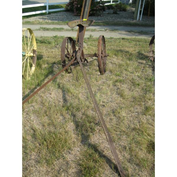 2 WHEEL CART W/SEAT