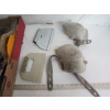 Image 2 : FLAT OF ASST. TROWELS, KNEEPADS, ETC.