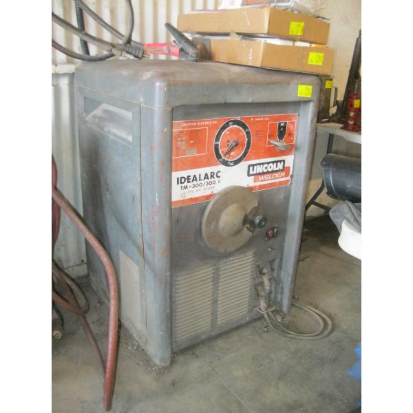 LINCOLN IDEALARC TM300 AC/DC ARC WELDER W/CABLES & GAUGING CABLE
