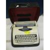 Image 1 : ROYAL MANUAL TYPEWRITER IN CASE