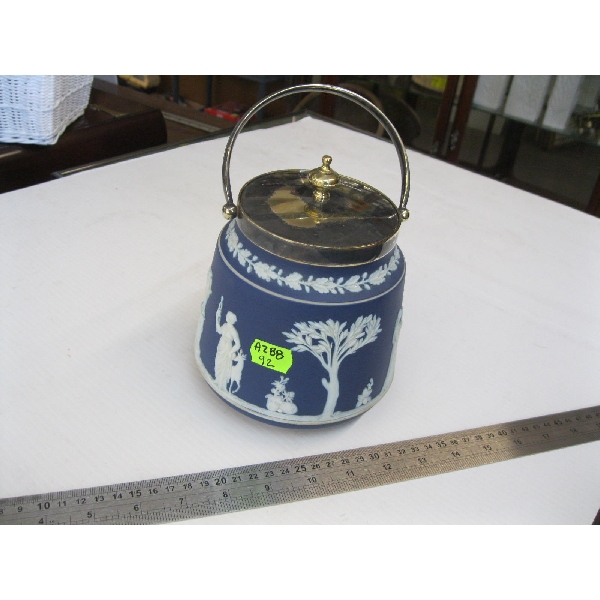 LIDDED WEDGEWOOD BISCUIT JAR