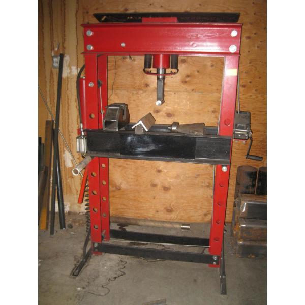 45 TON HYDRAULIC SHOP PRESS