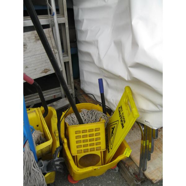 MOP BUCKET W/SQUEEGEE, MOP & CAUTION SIGN