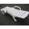 Image 1 : WHITE PLASTIC PATIO LOUNGER