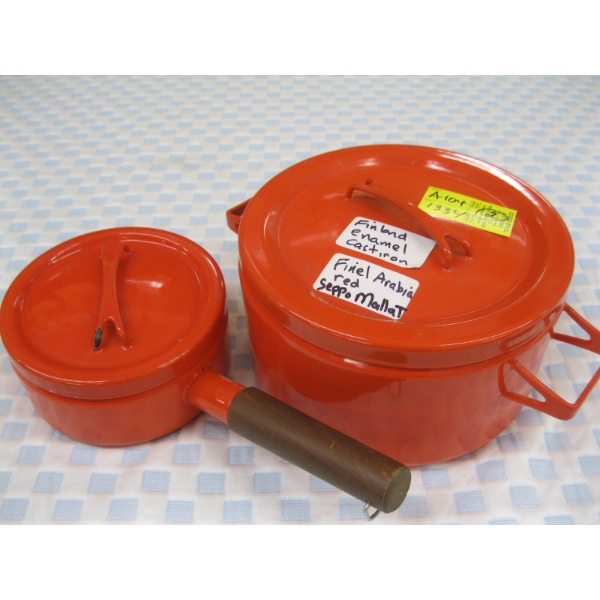 2 FINLAND ENAMEL CAST IRON FINEL ARABIA RED SEPPO MALLAT POTS