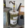 Image 2 : QUAKER STATE 60L DRUM & A BOWSER OIL LUBESTER PUMP W/TANK