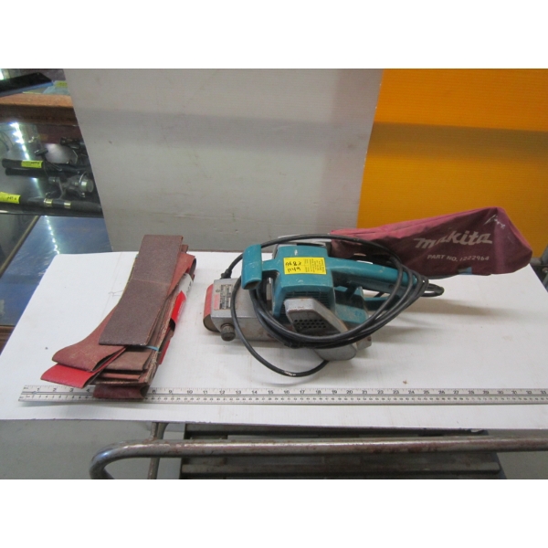 MAKITA BELT SANDER W/EXTRA BELTS