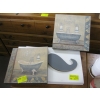 Image 1 : 3 PICTURES - MOUSTACHE & BATHTUBS