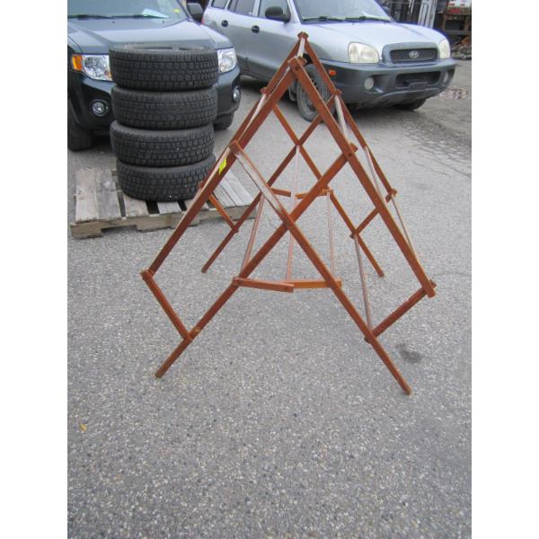 WOODEN DRYING RACK