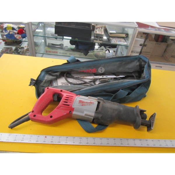 MILWAUKEE CORDED SAWZALL IN BAG W/EXTRA BLADES