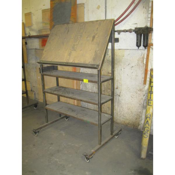 METAL PLANS HOLDER ON CASTORS