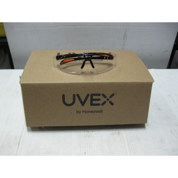 NEW BOX OF 10 CLEAR LENS SAFETY GLASSES