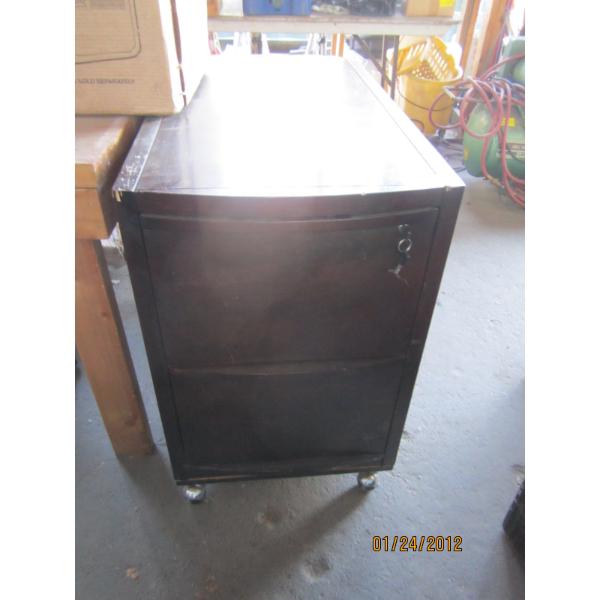 ROLLING 2 DRAWER WOOD FILING CABINET W/KEY