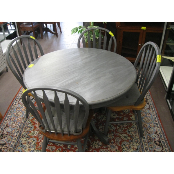 ROUND GREY DINETTE TABLE W/4 ARROW BACK CHAIRS
