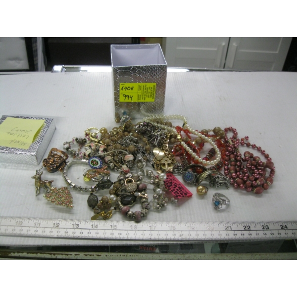 MIXED LOT OF COSTUME JEWLLERY