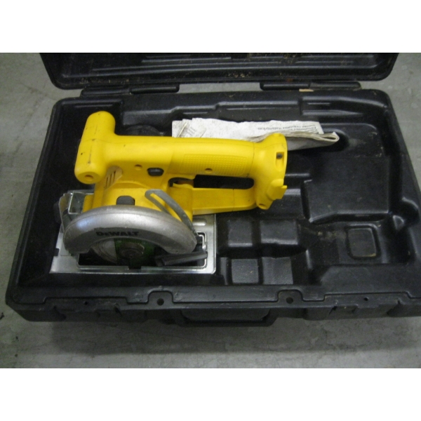 DEWALT CIRCULAR SAW IN CASE - NO BATTERY OR CHARGER