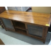 Image 3 : LOW LEADED GLASS DOORED TV/ENTERTAINMENT STAND