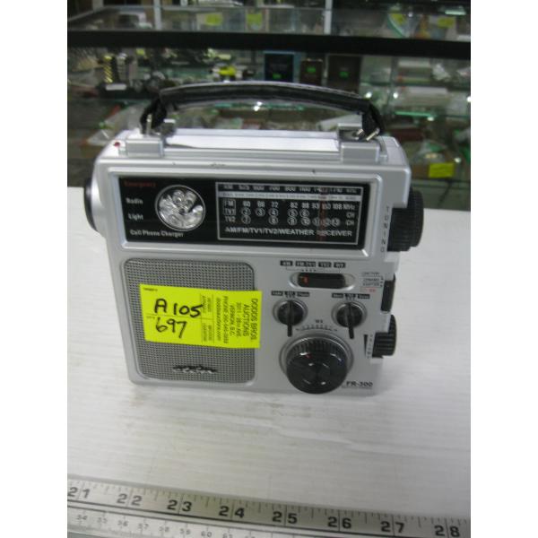 CRANK RADIO LIGHT CELL PHONE CHARGE