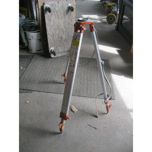 ALUMINUM TRIPOD
