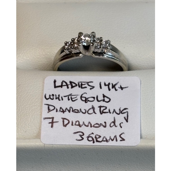 LADIES 14KT WHITE GOLD RING W/7 DIAMONDS, SZ 7 1/2
